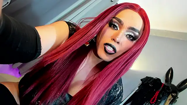 DominaAurumXXX live sex cam