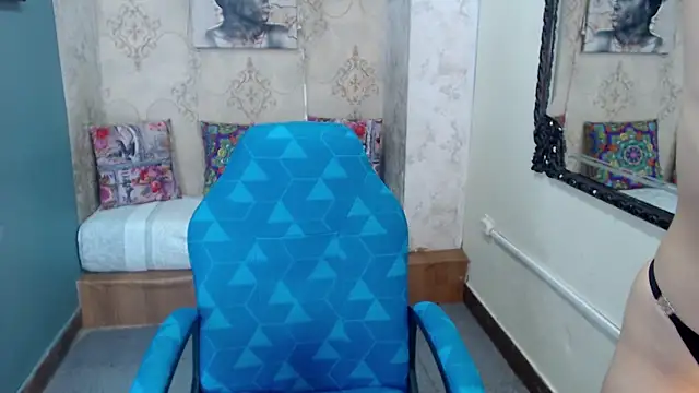 Natasha_Ferrec's cam snapshot