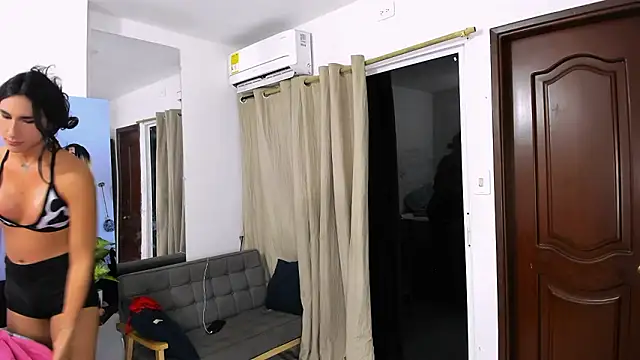 zou_quira live sex cam