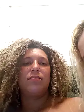 LoiraQuente69 live sex cam