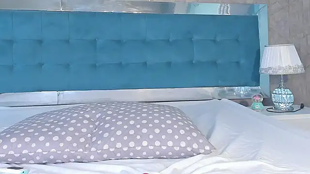 LexiCriimson live sex cam