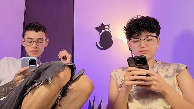 Saturno_v live sex cam