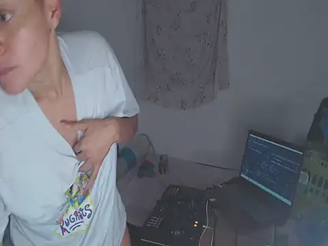 shayna_cute's cam snapshot