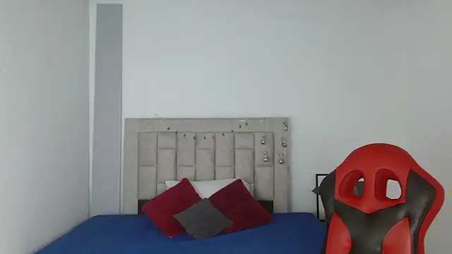 Axel_fox77 live sex cam
