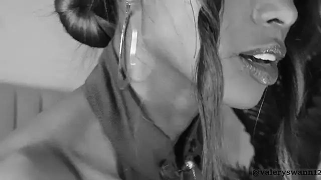 Valery_Swan1's cam snapshot