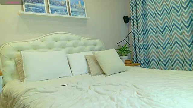 LadySweetWife's cam snapshot