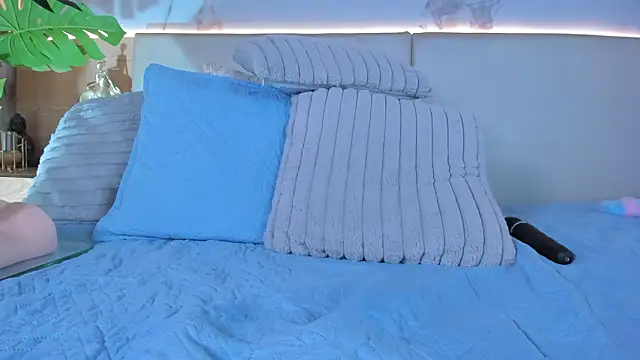 ValSmith_'s cam snapshot