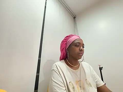 ChocolateCakeQueen's cam snapshot