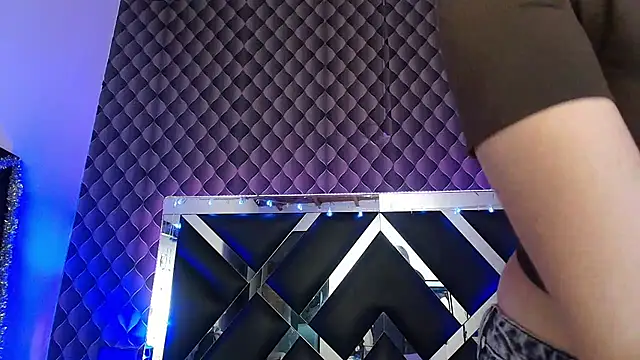 victoriaa_lee_'s cam snapshot