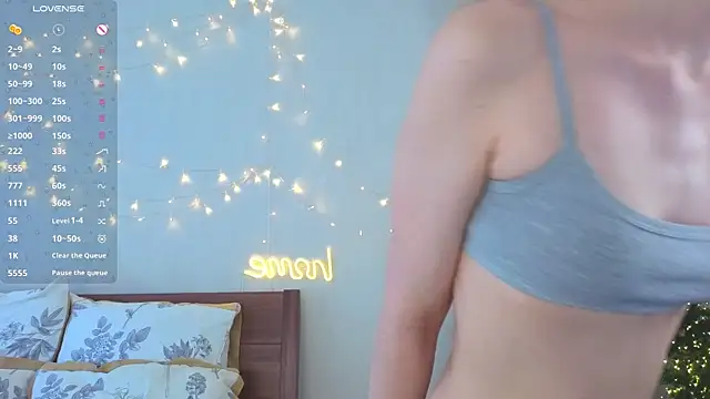 IdaValenti live sex cam