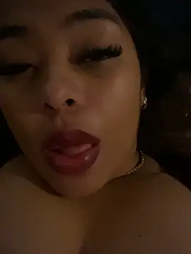 PUSHYLATE live sex cam