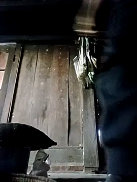 bella-la's cam snapshot