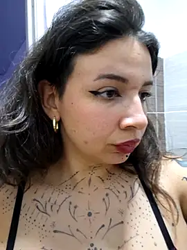 Aria_Bennett21 live sex cam