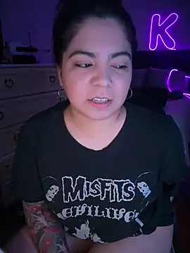 kimmiakiss22's cam snapshot