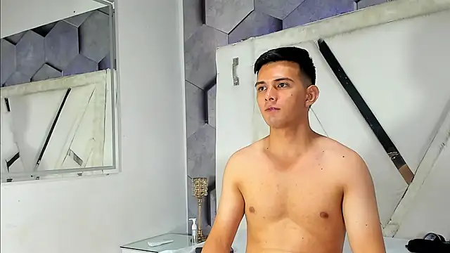 GoldenBoyM live sex cam