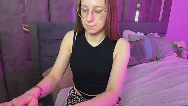 LillAlice's cam snapshot