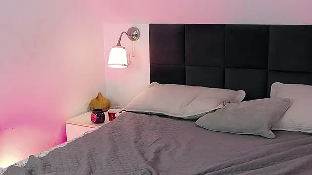 ElsaSinn live sex cam