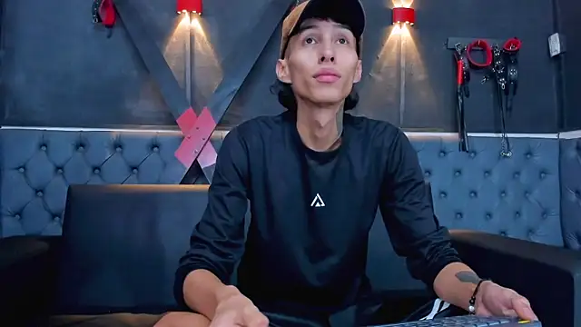 Daniel_Deluc77's cam snapshot