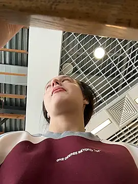 MiaTee's cam snapshot