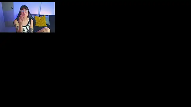 Yuliennegg's cam snapshot