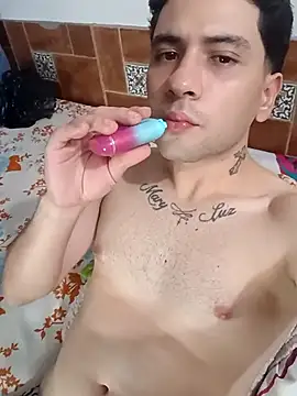 Jack_and_lucy_'s cam snapshot