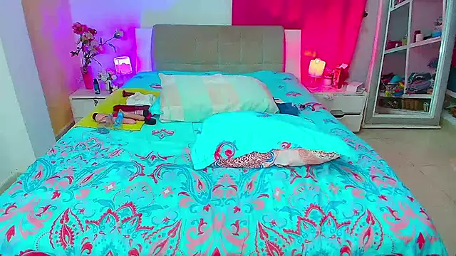 Kendralove31xxx's cam snapshot