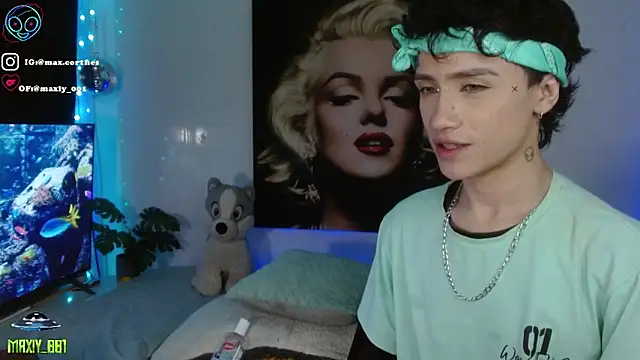 maxiy_001 live sex cam