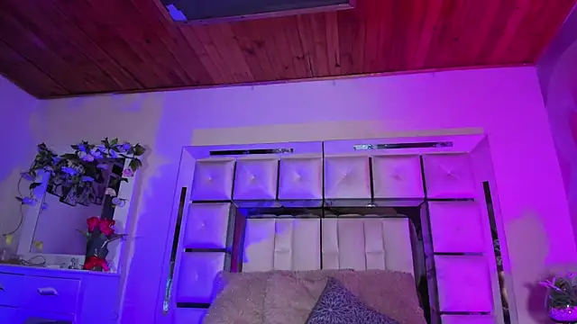 emili_clark live sex cam