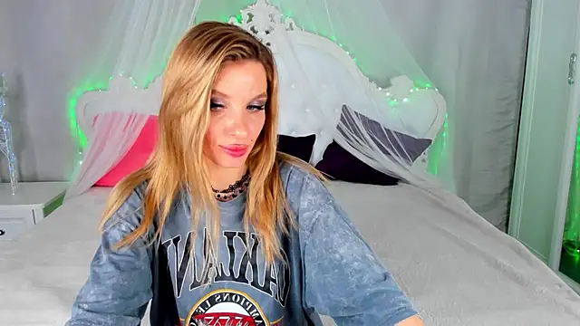 AlinaLovelyX's cam snapshot