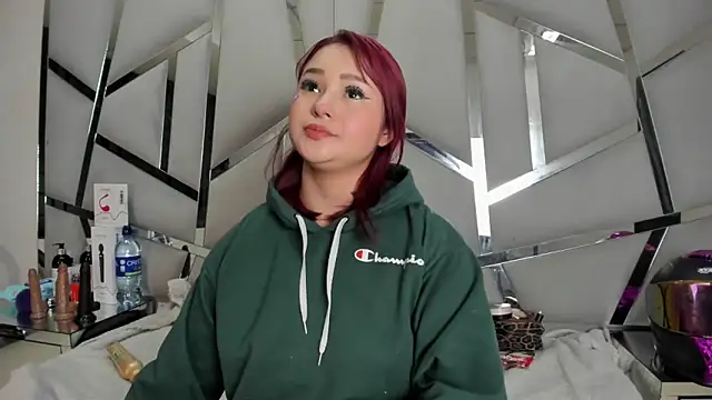 Catherinee69_x's cam snapshot