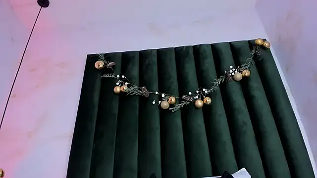 africa_holmes's cam snapshot