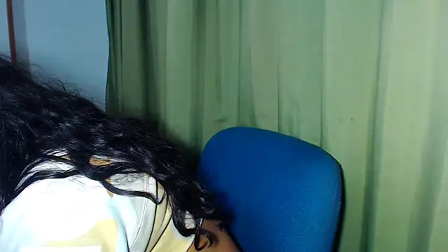 AmaraRoberts420 live sex cam