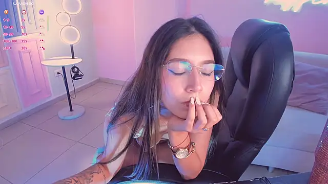 TaraLawrence's cam snapshot