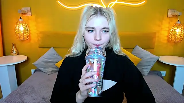 RuthBryant's cam snapshot