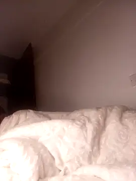 MINNYIRI live sex cam