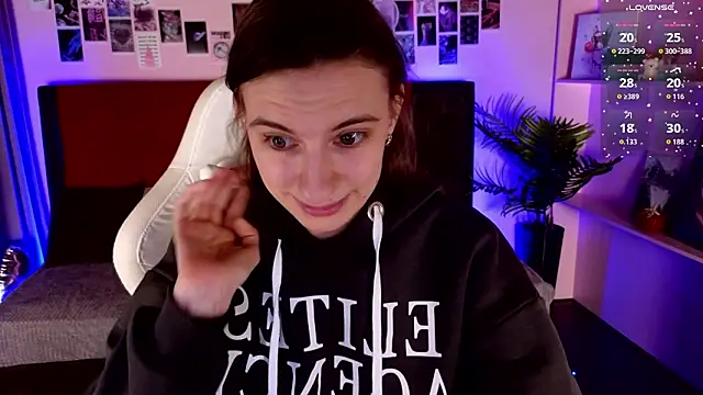 kaleriyaa_'s cam snapshot