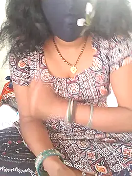 Hotty_pooja_07's cam snapshot