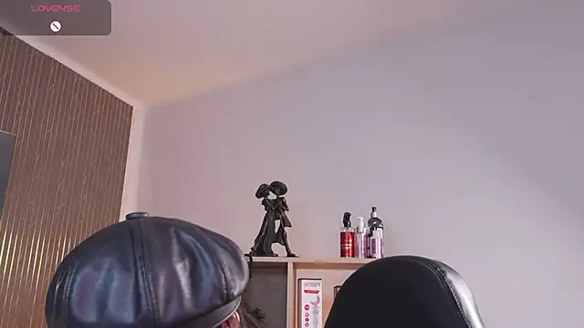 CleeoAdams_'s cam snapshot