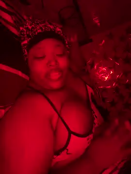 Chocolatebunnyxx96's cam snapshot