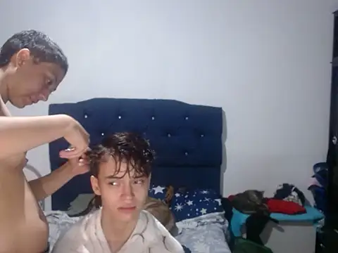 Brenda_Tina699's cam snapshot