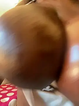 xXXSexyamazon's cam snapshot