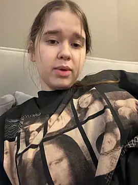 HornyGirlH live sex cam