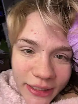 Cutiepiespanks's cam snapshot