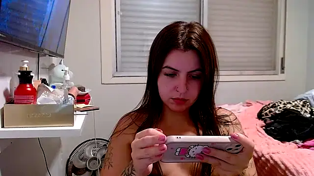 chelbyy's cam snapshot