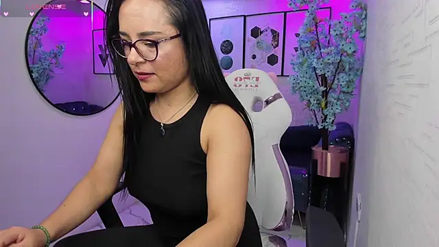 Tiara_rr's cam snapshot