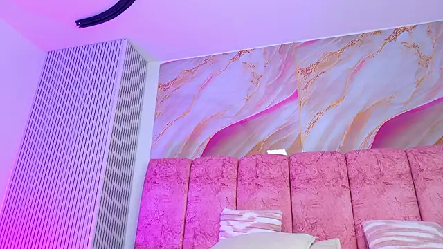 emmacurvy's cam snapshot