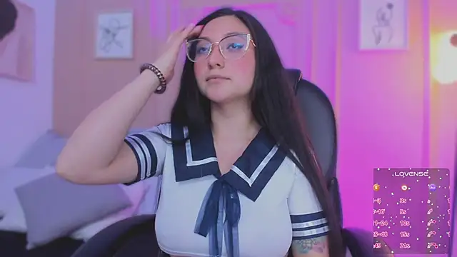 lucy_neil's cam snapshot