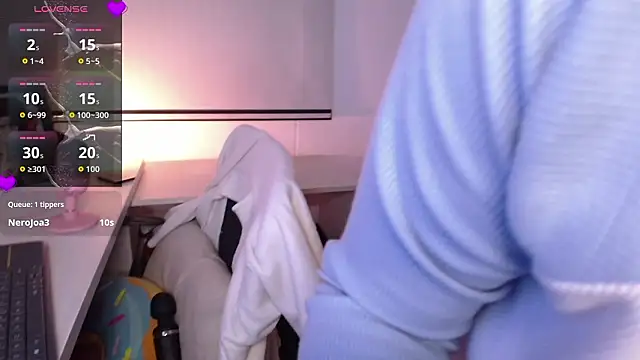 Lexie_Thompson10's cam snapshot