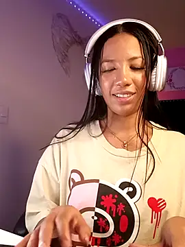 SallyWhitee's cam snapshot