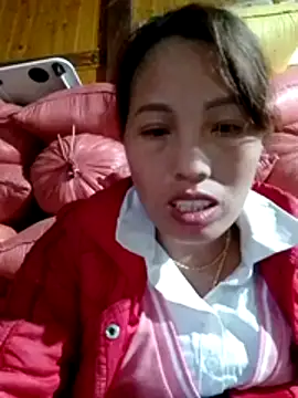 Gummiesu live sex cam